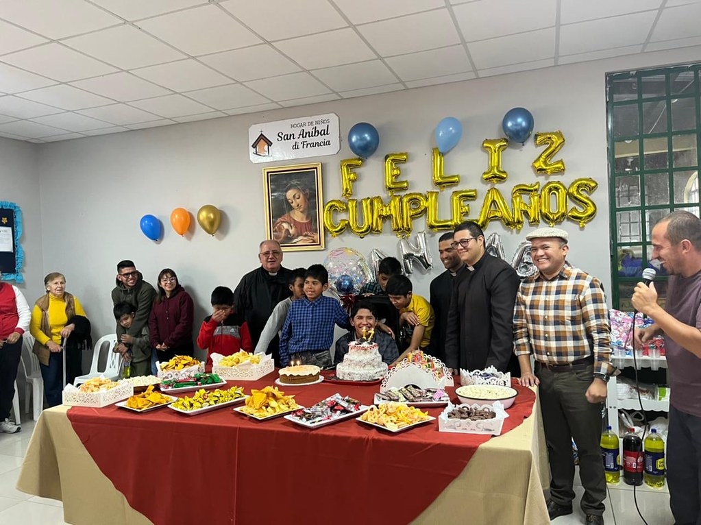Perú - Cumpleaños en el Hogar San Anibal di Francia