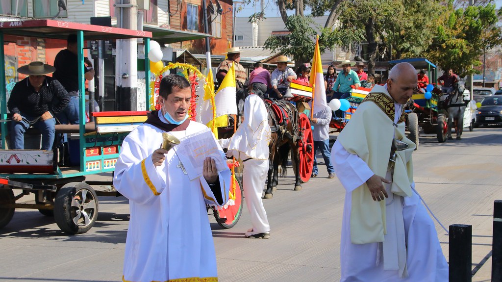 Chile - "Cuasimodo" tradicional en la Parroquia Jesús el Buen Pastor