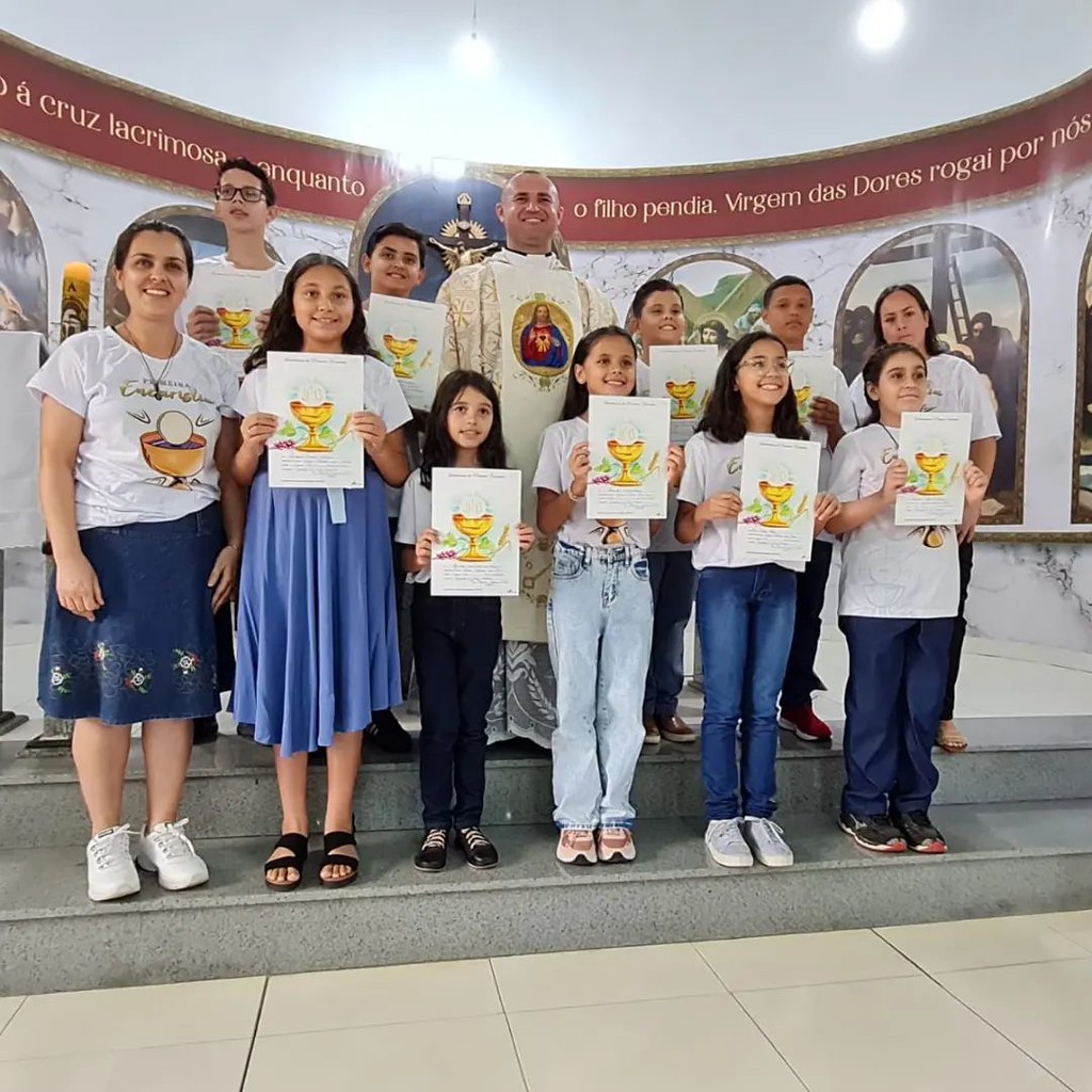 Brasil - Primeras Comuniones en la Parroquia Nuestra Señora de los Dolores