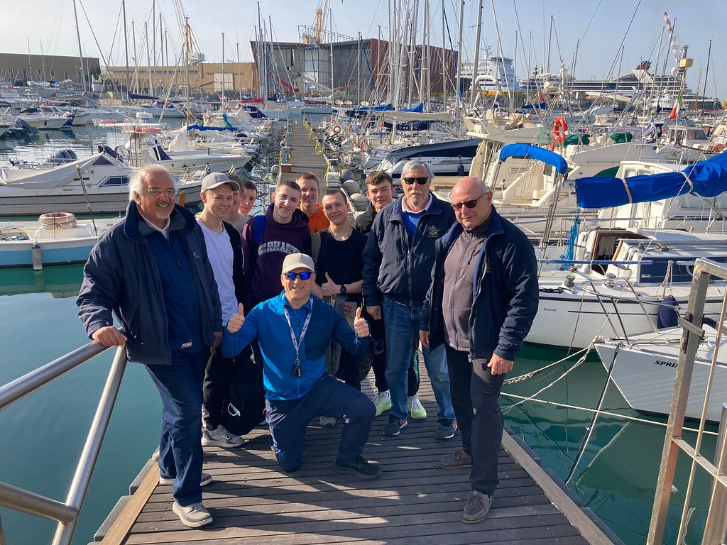 Italia - Escuela de Vela en Genova con los Ucranianos