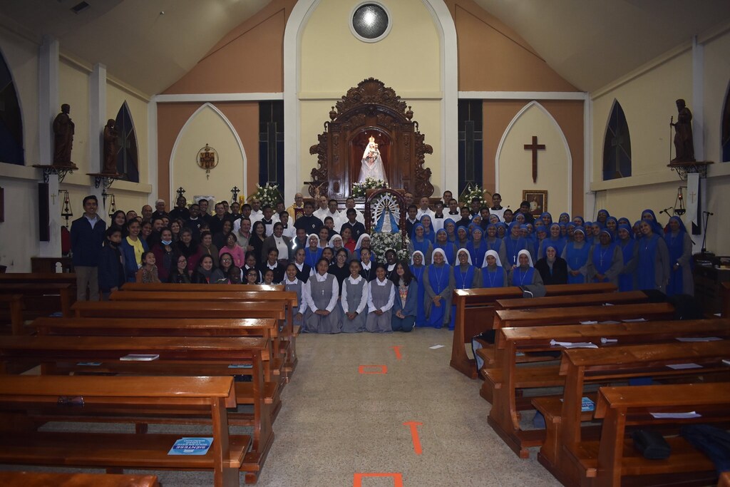 Ecuador - Celebración de la Familia Religiosa