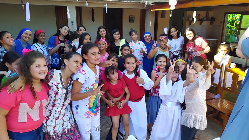 Brasil - Pascuetas con las Hijas de María en la Parroquia Inmaculada Concepción