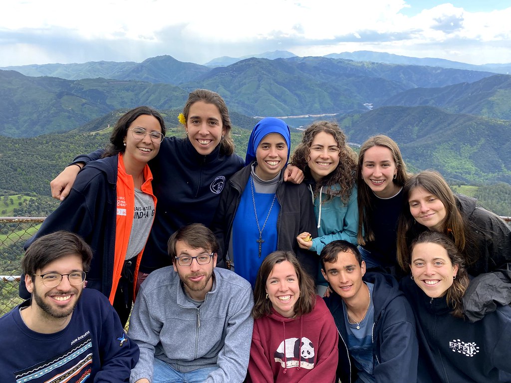 España - Romería con los jóvenes al Santuario de la Salut en Girona