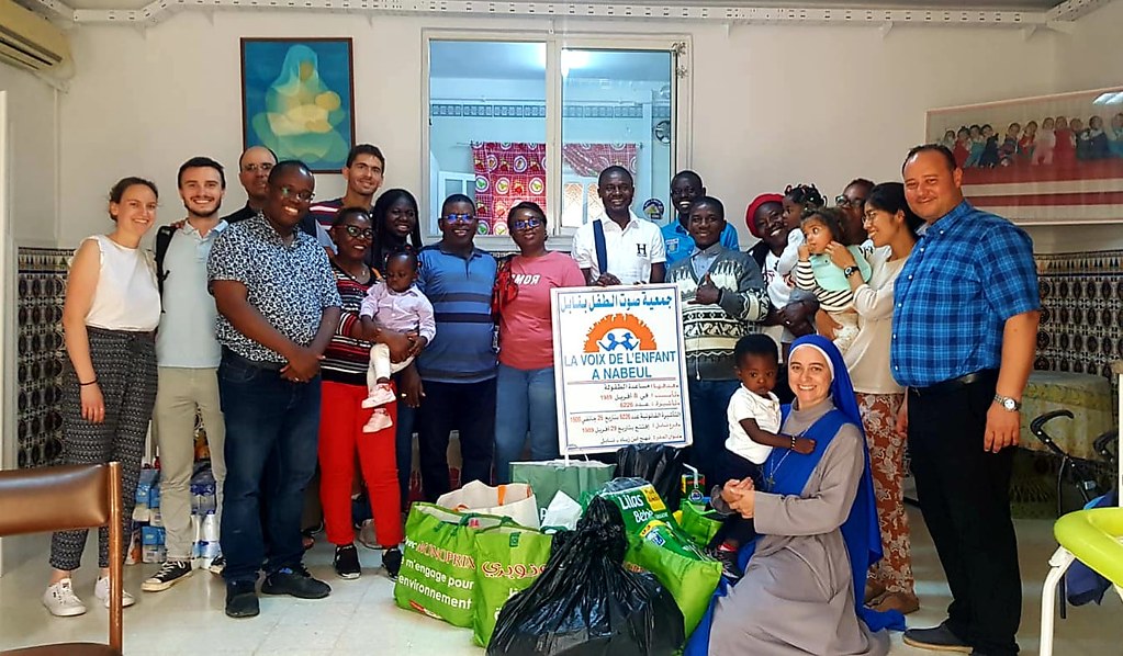 Túnez - Visita con las familias de la catedral a la asociación La Voz del Niño de Nabeul