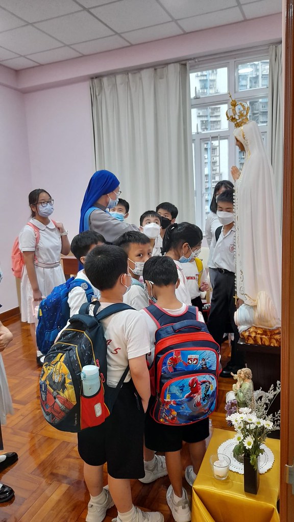 Macau - Visita de los niños de la Escuela al convento