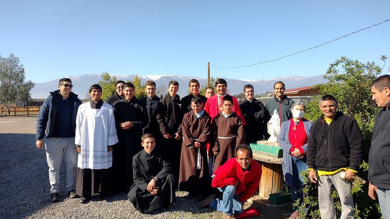 Chile - Solemnidad de la Santísima Trinidad en el Noviciado y en el Hogar