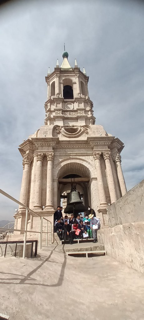Perú - Visita del Seminario Menor y el Hogar al museo de la Catedral de Arequipa