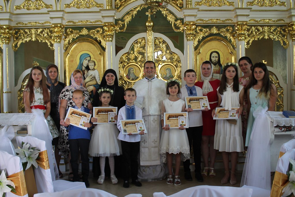 Ucrania - Primeras Comuniones en la Parroquia Santísima Trinidad