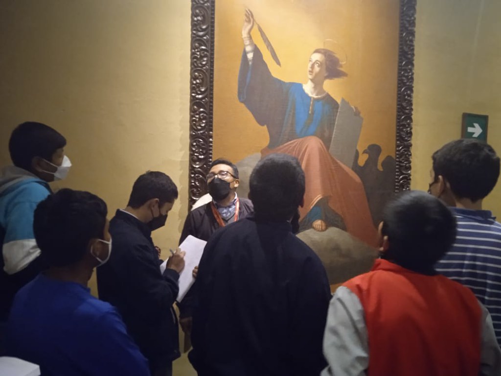 Perú - Visita del Seminario Menor y el Hogar al museo de la Catedral de Arequipa