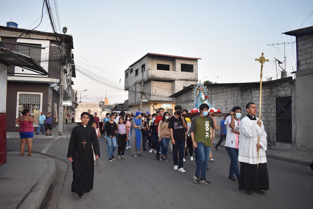 Ecuador - Misión Popular en la Parroquia San Pío de Pietrelcina