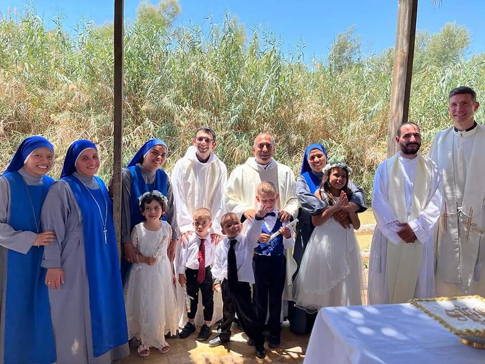 Jordania - Bautismo de 4 niños del Hogar en el Rio Jordan