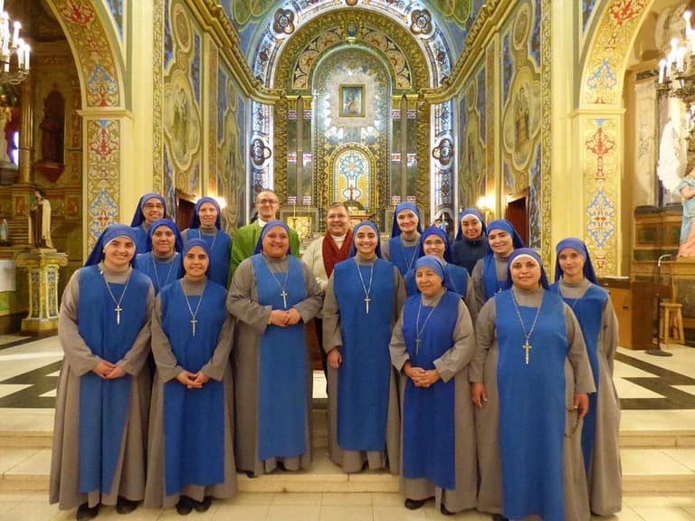 Argentina - Peregrinación de las hermanas en obras de misericordia