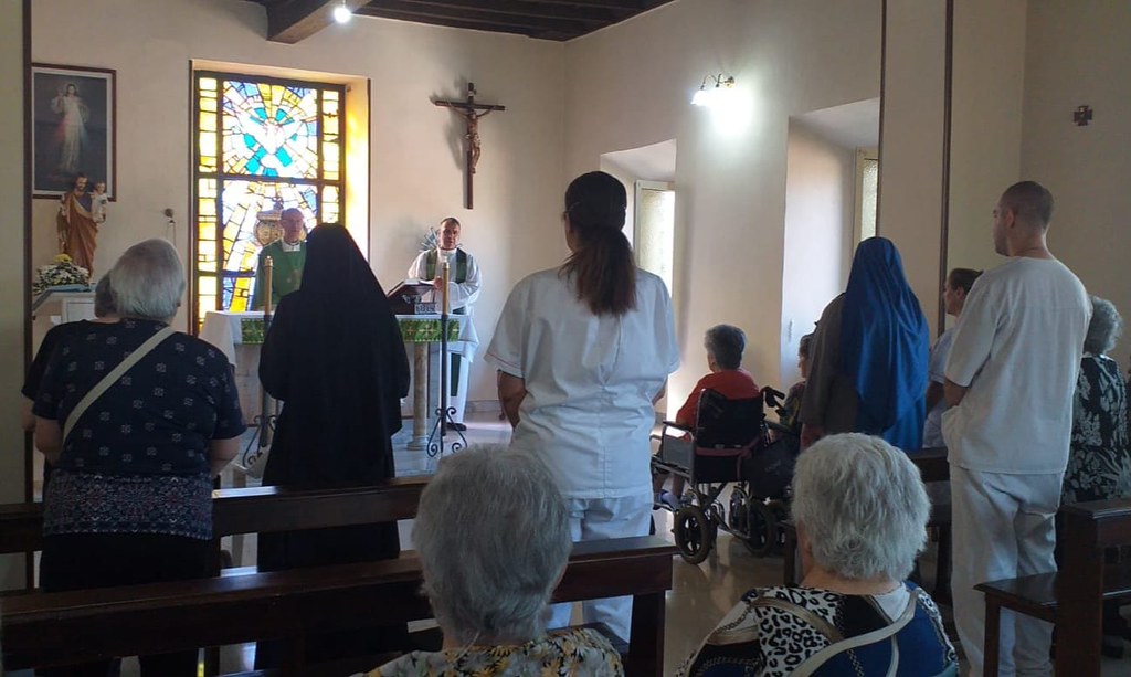 Italia - Visita del Nuevo Obispo Mons. Stefan Russo al Hogar de Ancianos "Opera Pia"