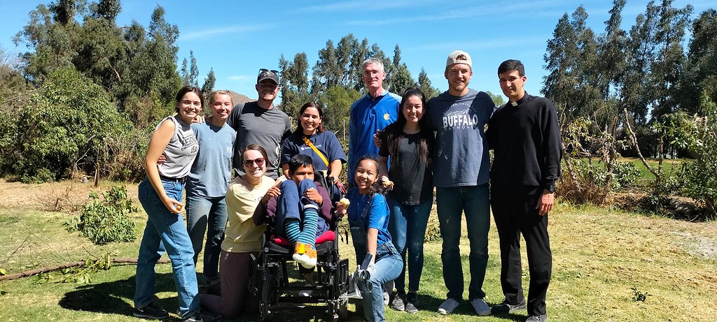 Perú - Jóvenes del grupo FOCUS en el Hogar San Anibal