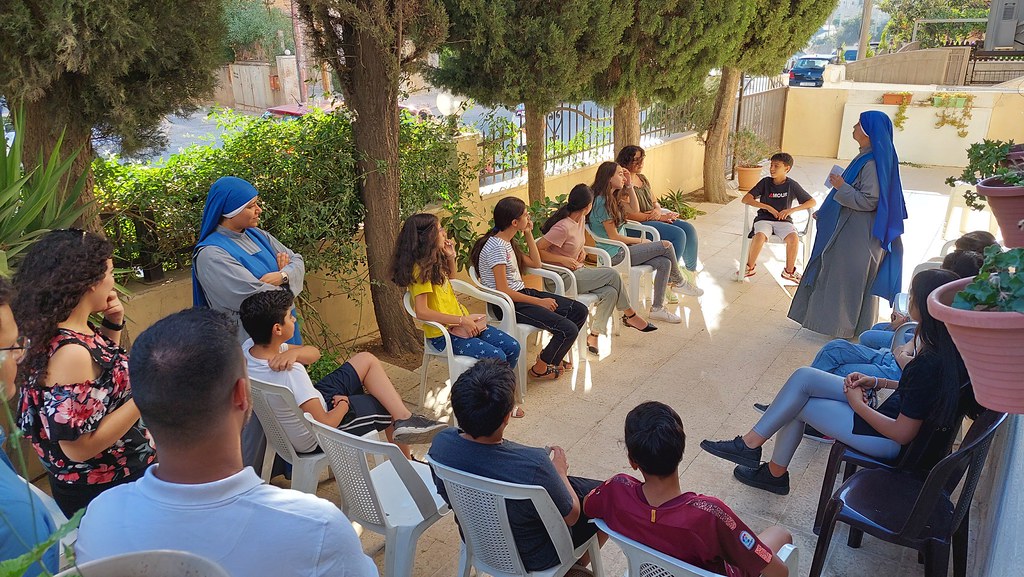 Jordania - Encuentro con los jóvenes en la casa de las Hermanas en Amman