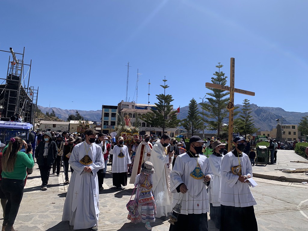 Perú - Procesión en la Misión Popular de Cabanaconde