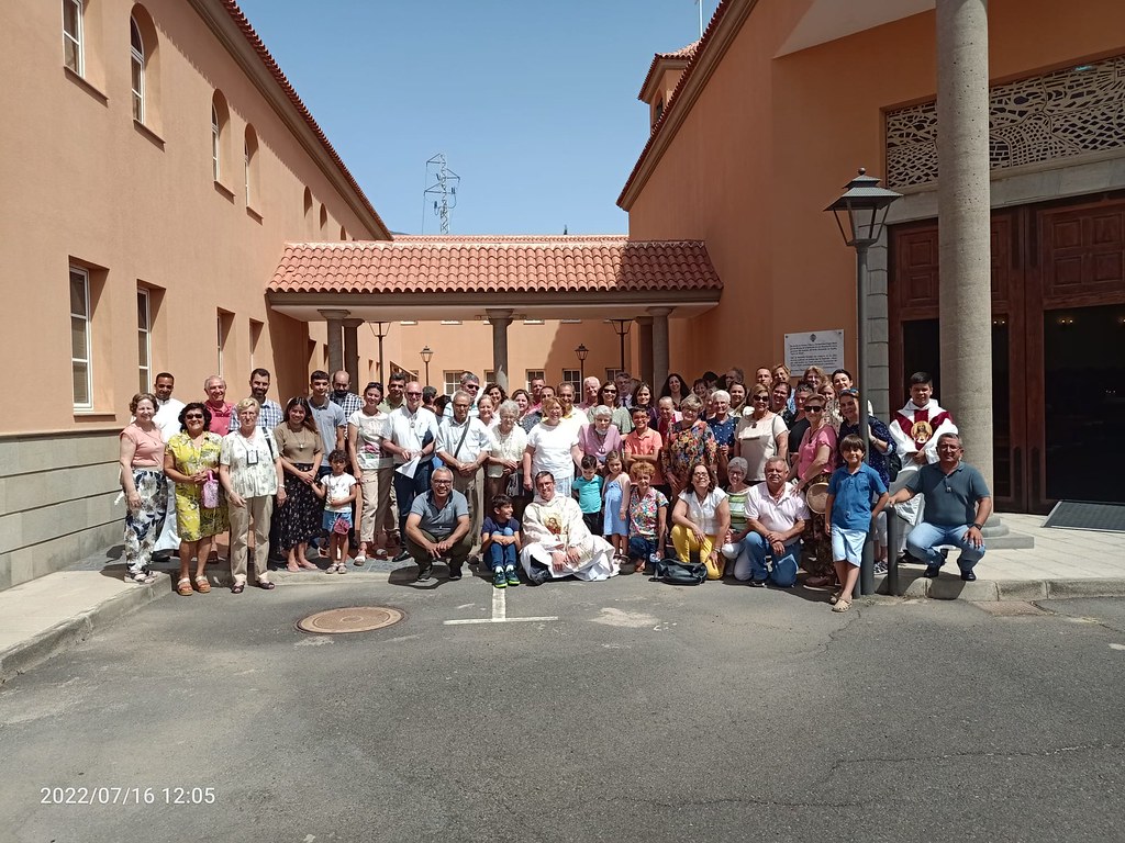 España - Imposición del Escapulario de 60 personas en Tenerife