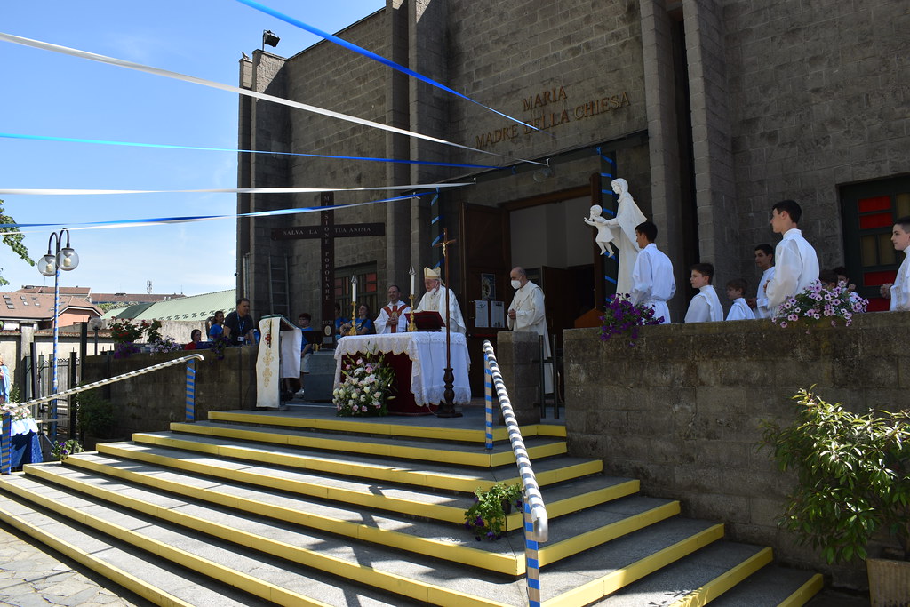 Italia - Inauguración del nuevo Oratorio en la Parroquia de Turín