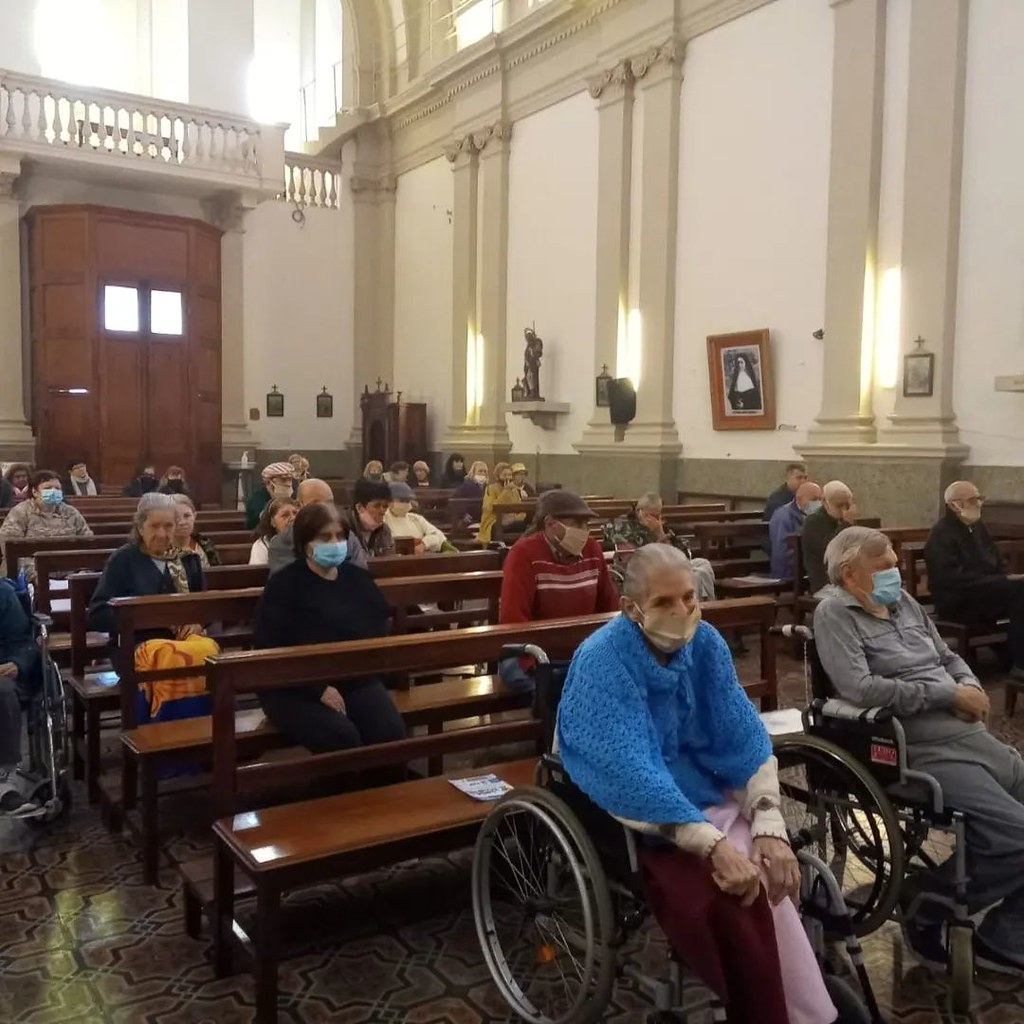 Argentina - Santa Misa del domingo con los ancianos de Rosario