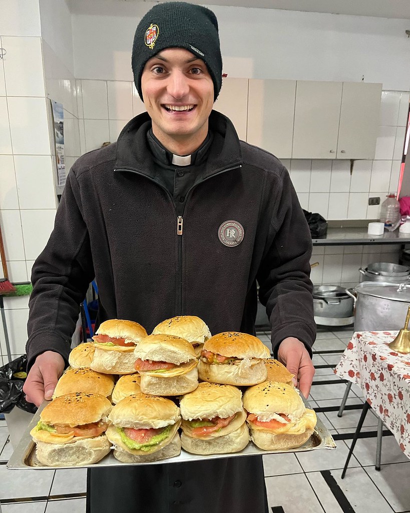 Chile - Comida para los niños del catecismo de la Parroquia Jesús el Buen Pastor1