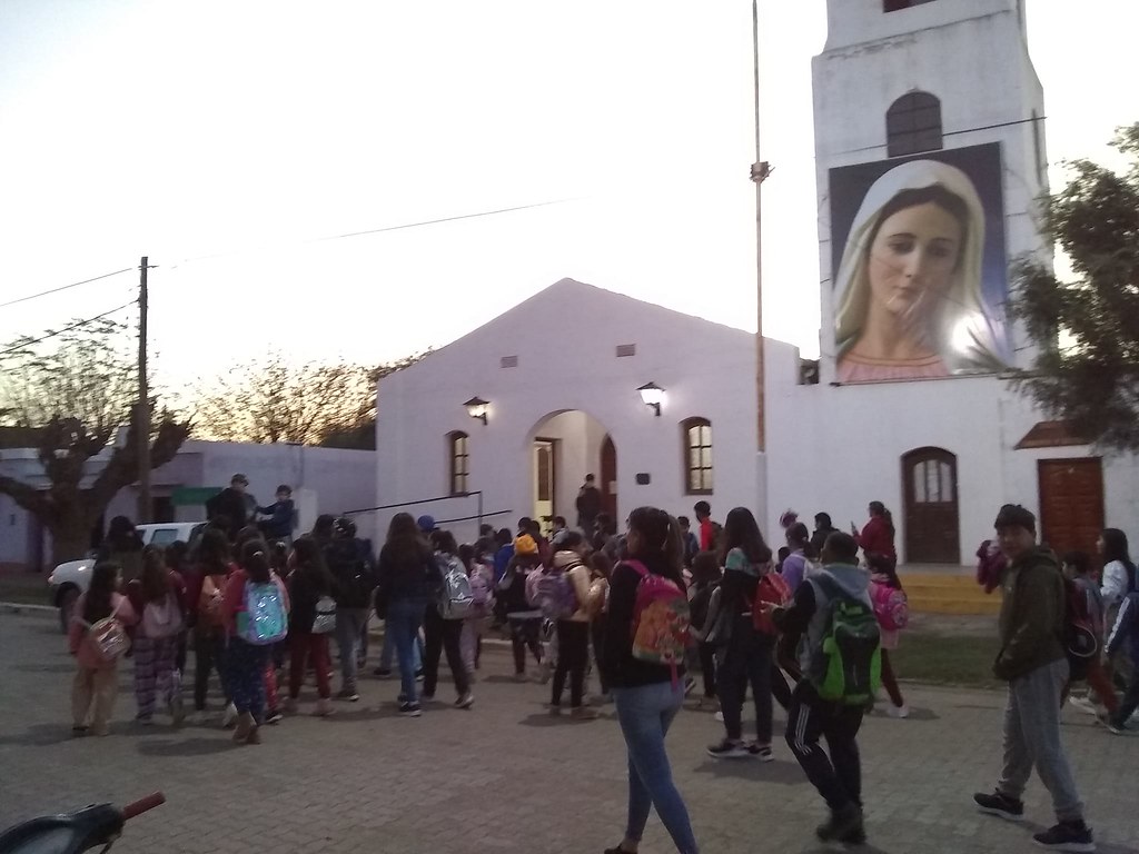 Argentina - Procesión con los niños en el primer día de la Novena de la Asunción de María