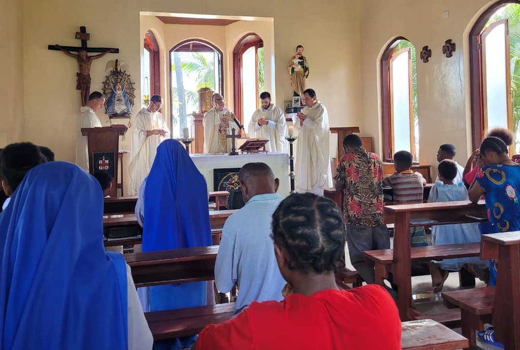 Papúa - Solemnidad de la Transfiguración