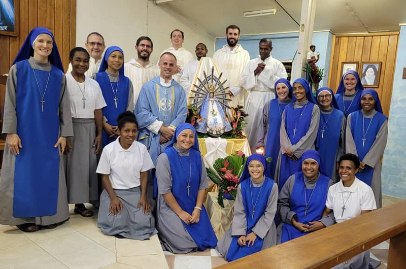 Papúa - Patronal María Reina