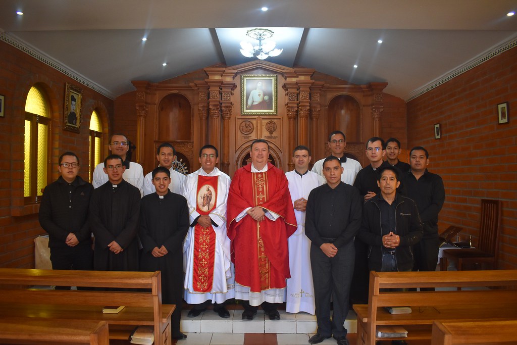 Ecuador - Visita del P. Jaime, misionero en Brasil, al Noviciado