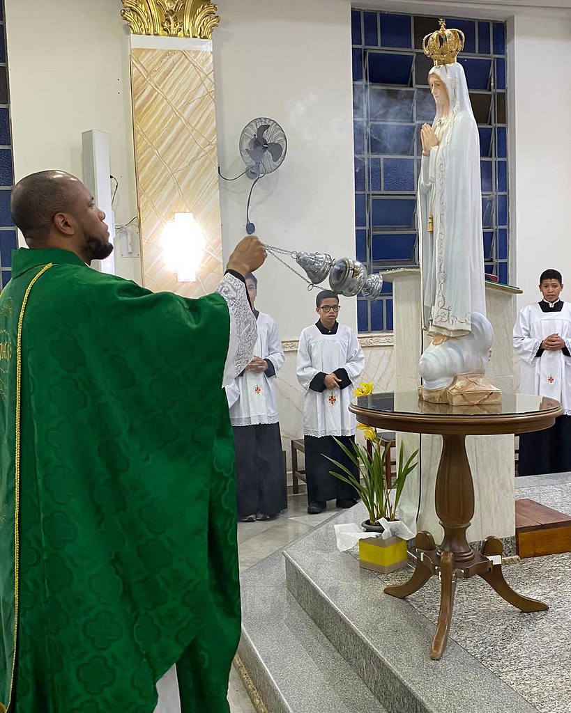 Brasil - Bendición de la imagen de la Virgen de Fátima en la Parroquia Verbo Encarnado
