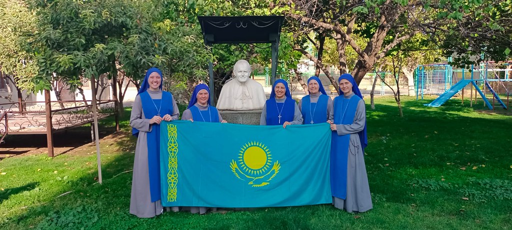 Kazajstán - Visita de la M. Corredentora a la misión