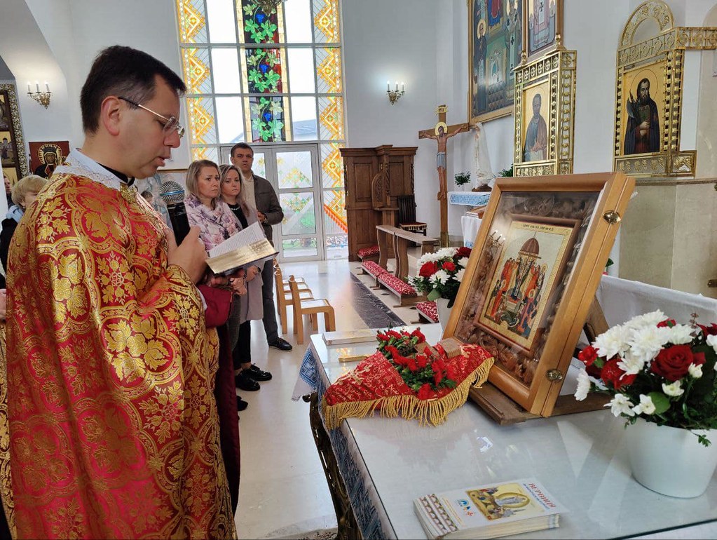 Ucrania - Exaltación de la Cruz en la Parroquia Santos Cirilo y Metodio