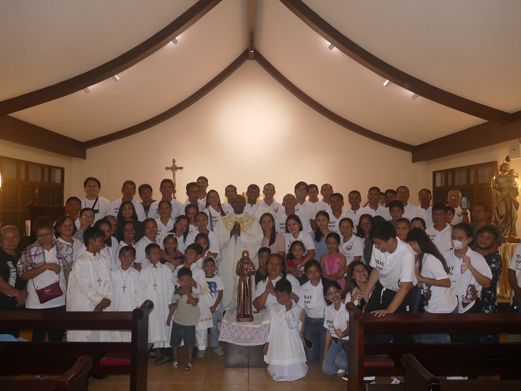 Filipinas - Fiesta del Grupo Padre Pío en el Seminario Mayor