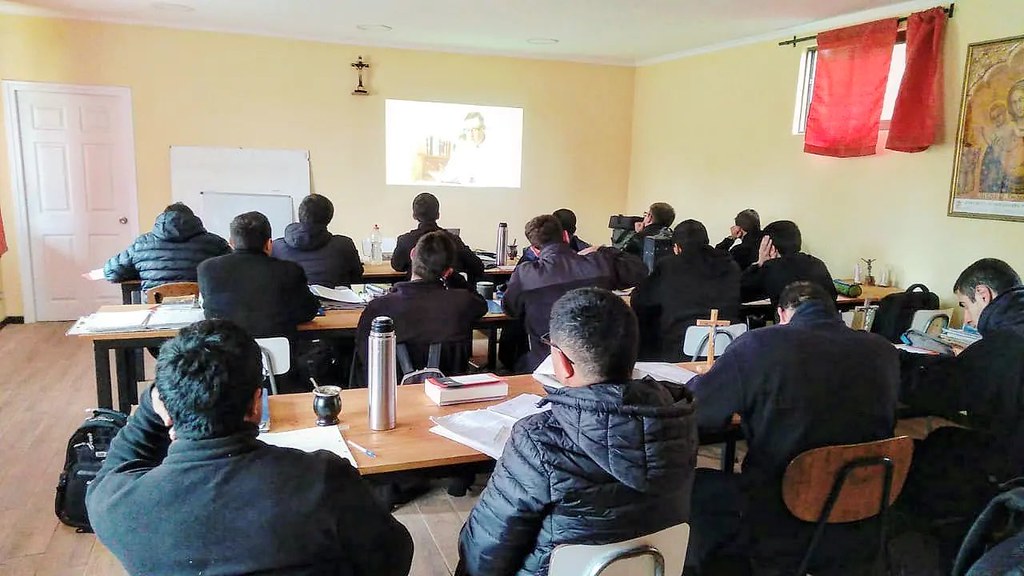 Chile - Clase de introducción a Santo Tomás en el Noviciado