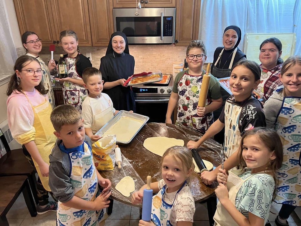 Estados Unidos - Noche de pizza en el convento