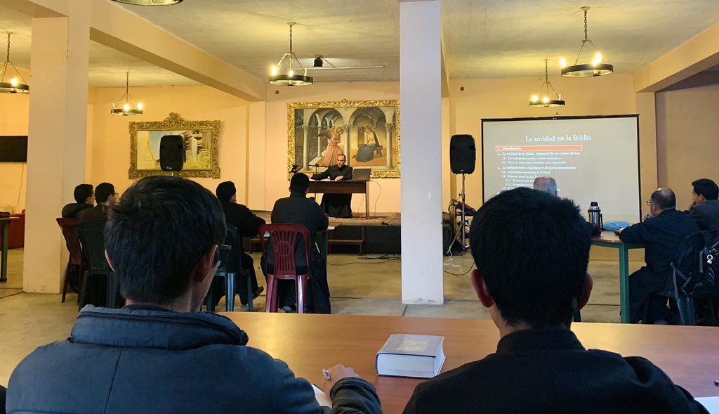 Perú - Jornadas Bíblicas en el Seminario Mayor Beato Miguel A. Pro