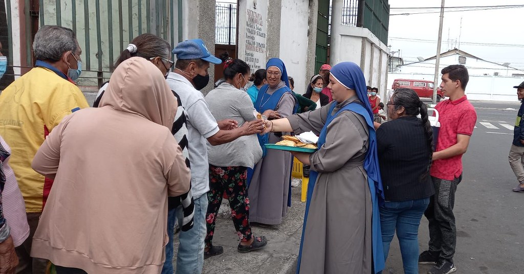 Ecuador - Obra de caridad en la Parroquia San Luis Rey de Francia