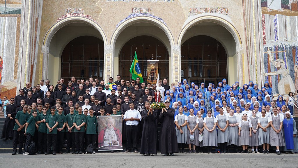 Brasil - Peregrinación de la Familia Religiosa al Santuario de Aparecida