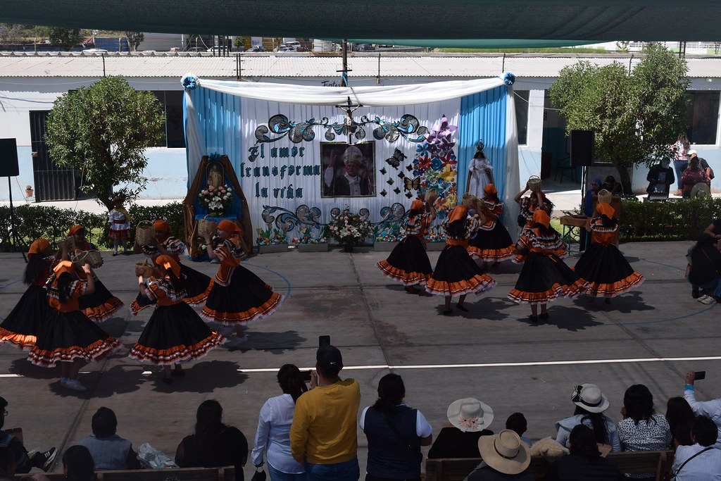 Perú - Fiesta Patronal del Colegio San Juan Pablo Magno