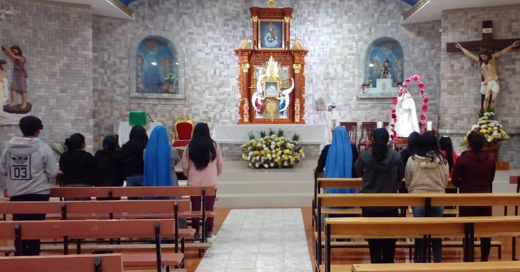 Ecuador - Rosario de la aurora todos los sábados de octubre