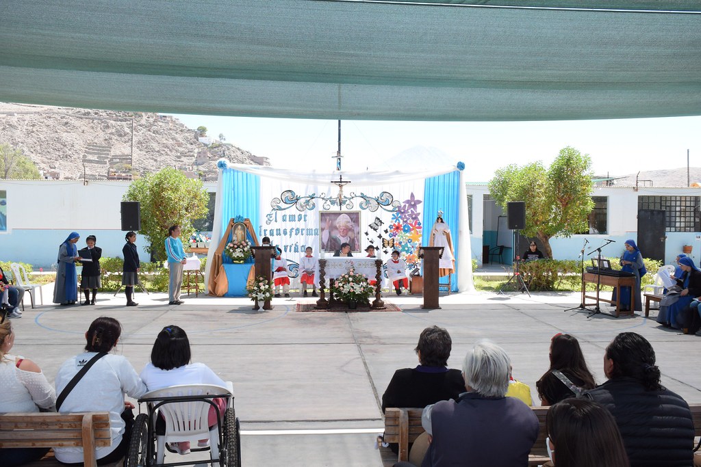 Perú - Fiesta Patronal del Colegio San Juan Pablo Magno