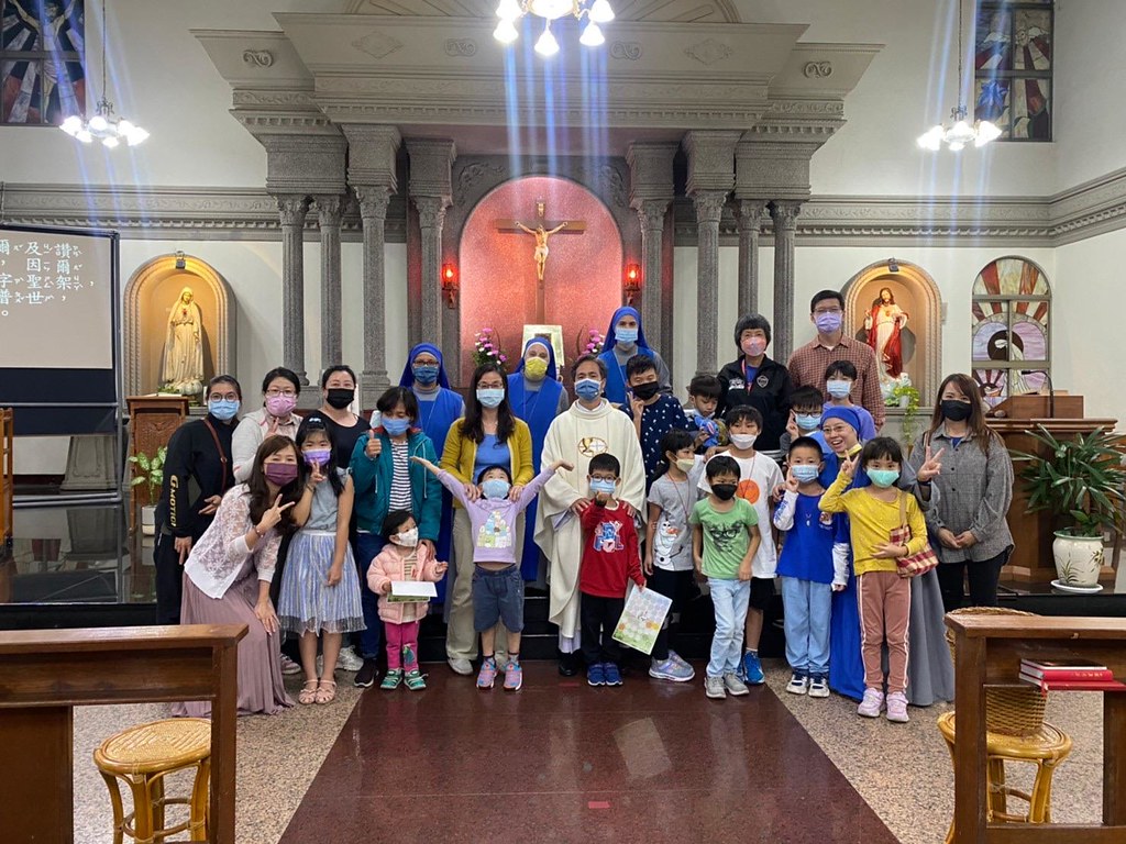 Taiwán - Solemnidad de Todos los Santos en Zhongli