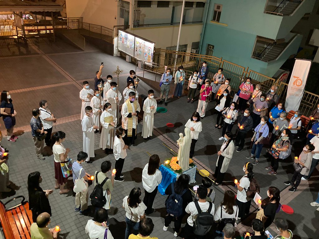 Hong Kong - Rosario y procesión con la Virgen