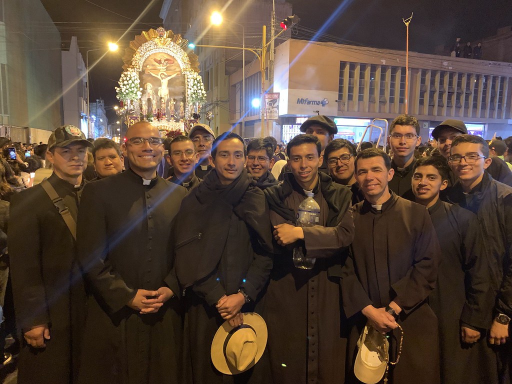 Perú - Procesión del Señor de los Milagros en Arequipa