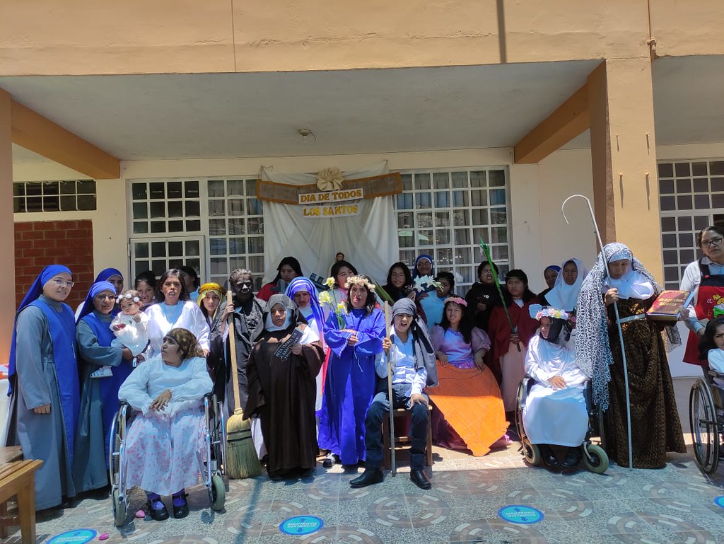 Perú - Solemnidad de Todos los Santos en el Cottolengo