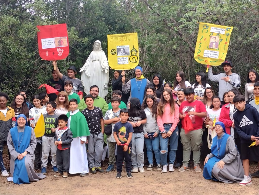 Chile - Encuentro con los niños del Catecismo en Linares
