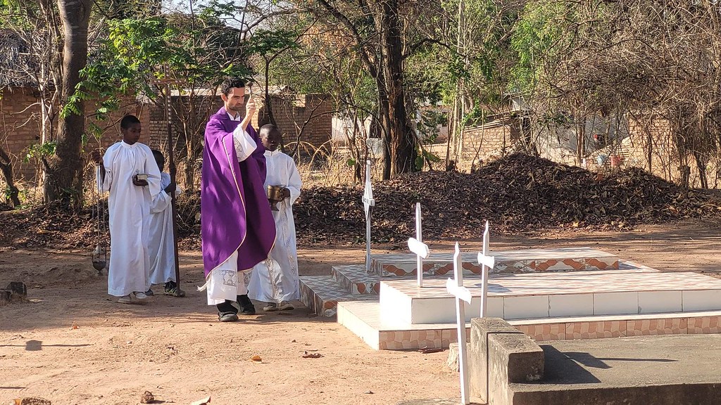 Tanzania - Conmemoración de todos los fieles difuntos