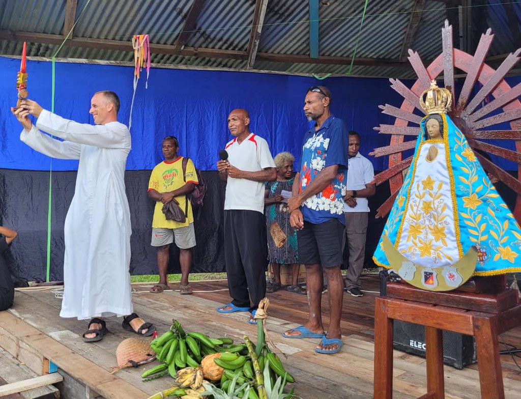 Papúa - 25º aniversario de fundación en Papúa Nueva Guinea