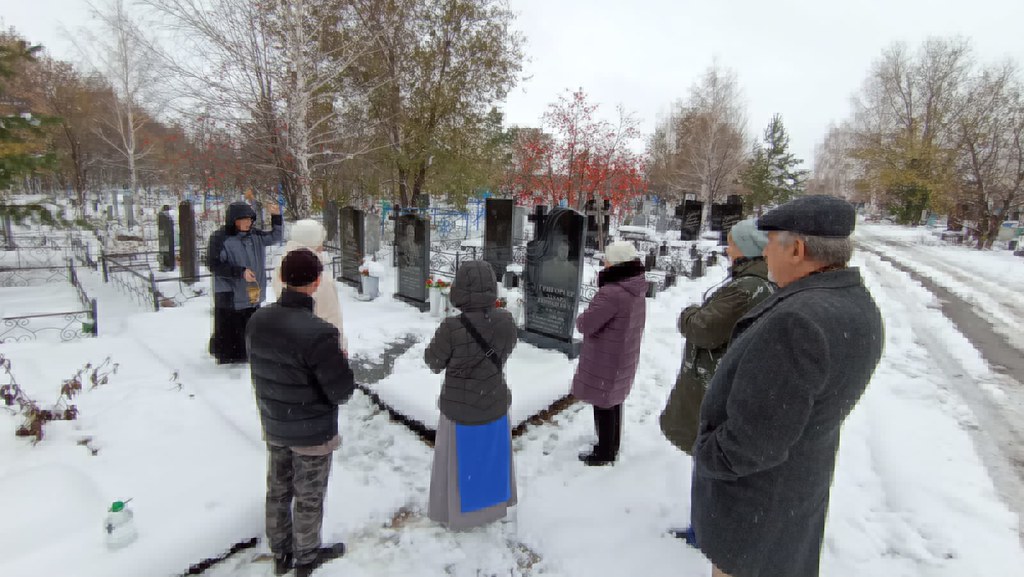 Rusia - Visita al Cementerio en Buguruslán