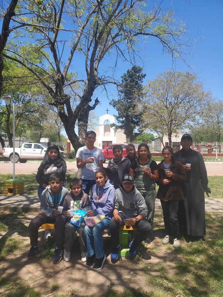 Argentina - Grupo de Jóvenes del 27 en Los Juríes
