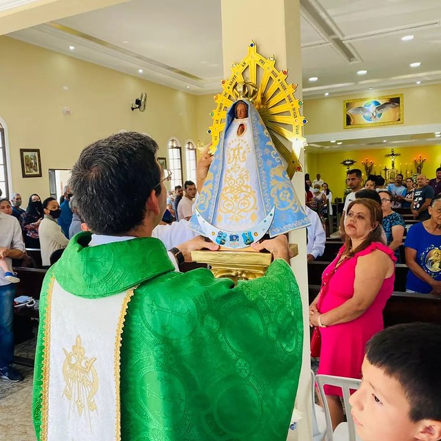 Brasil - Procesión y Entronización de la Virgen de Luján en la Parroquia Divino Espírito Santo